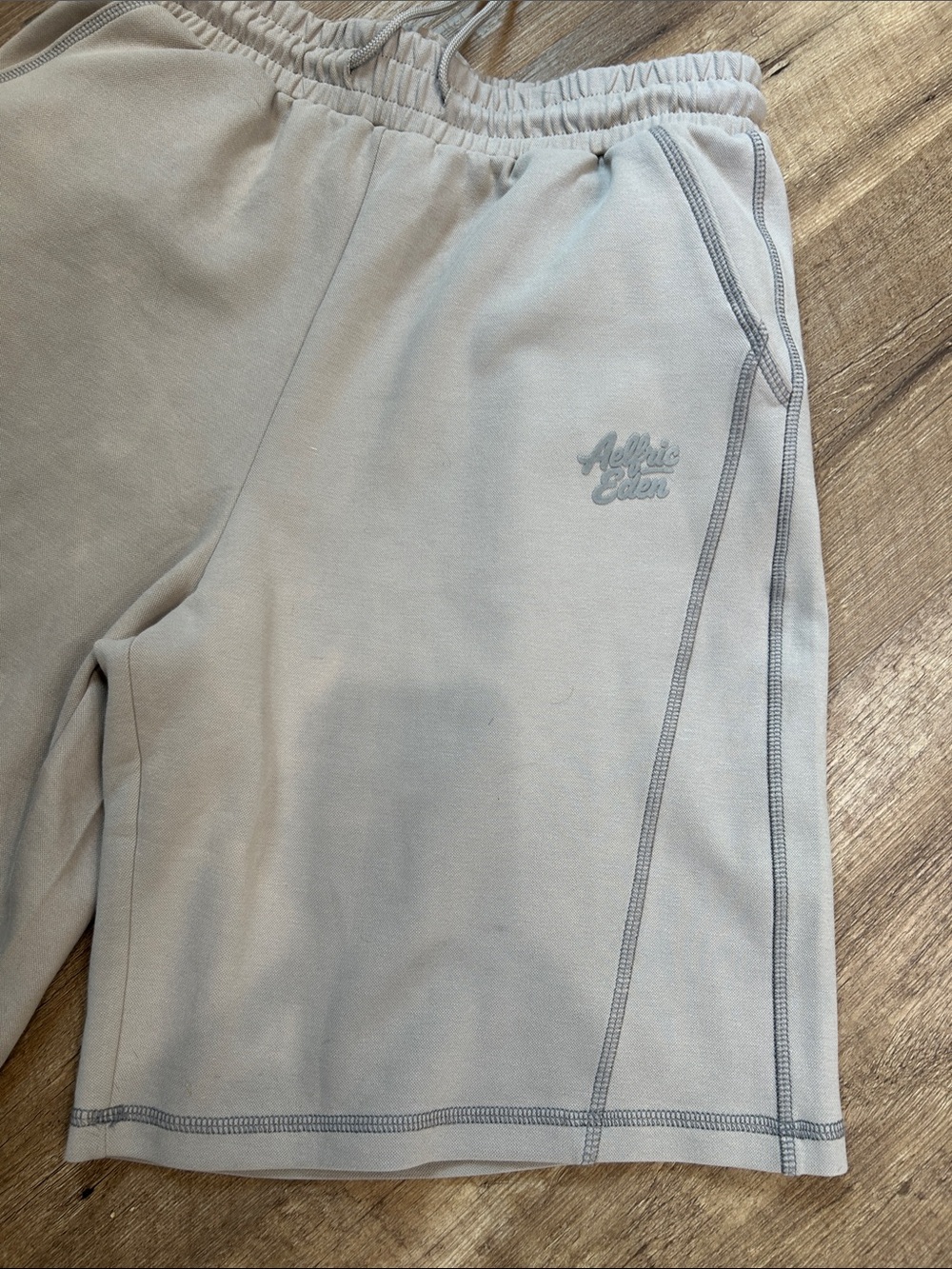Aelfric Eden Light Gray Hoodie & jorts set - Picture 16 of 16